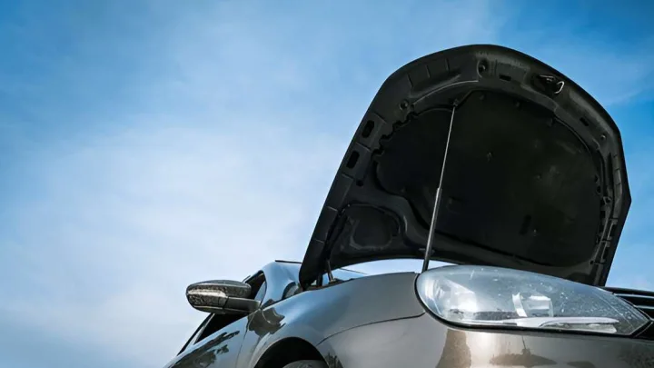 How Much Does It Cost to Fix a Car Hood?