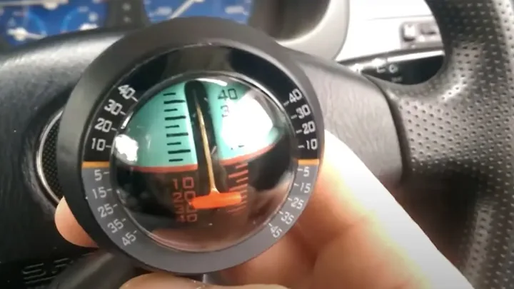 How to Use a Car Clinometer: Navigate Slopes Safely!